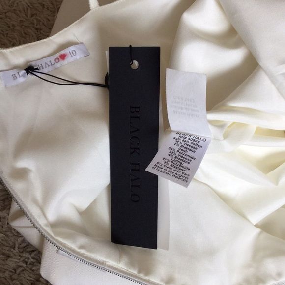 Black Halo Aubrey Embroidered Sheath Dress - Picture 7 of 7